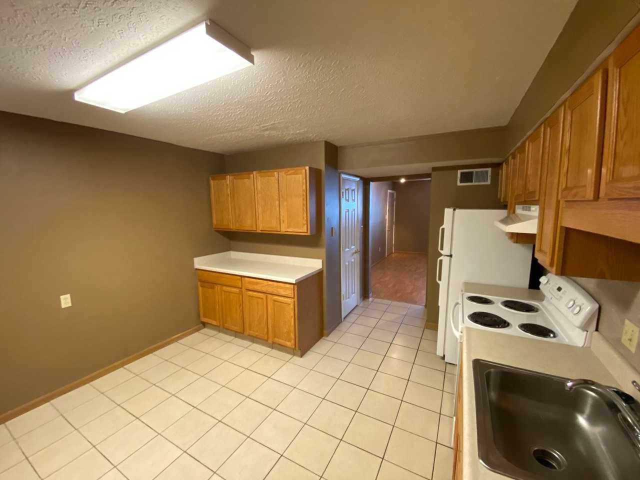 University Terrace Apartments - Photo 4 of 11