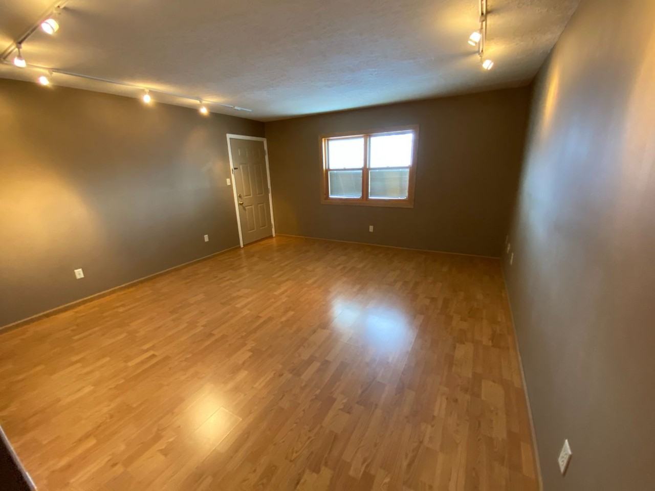 University Terrace Apartments - Photo 5 of 11