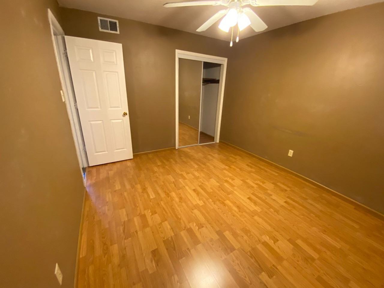 University Terrace Apartments - Photo 7 of 11