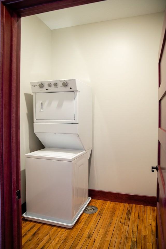 31 3rd St Ne #301 - Photo 3 of 22