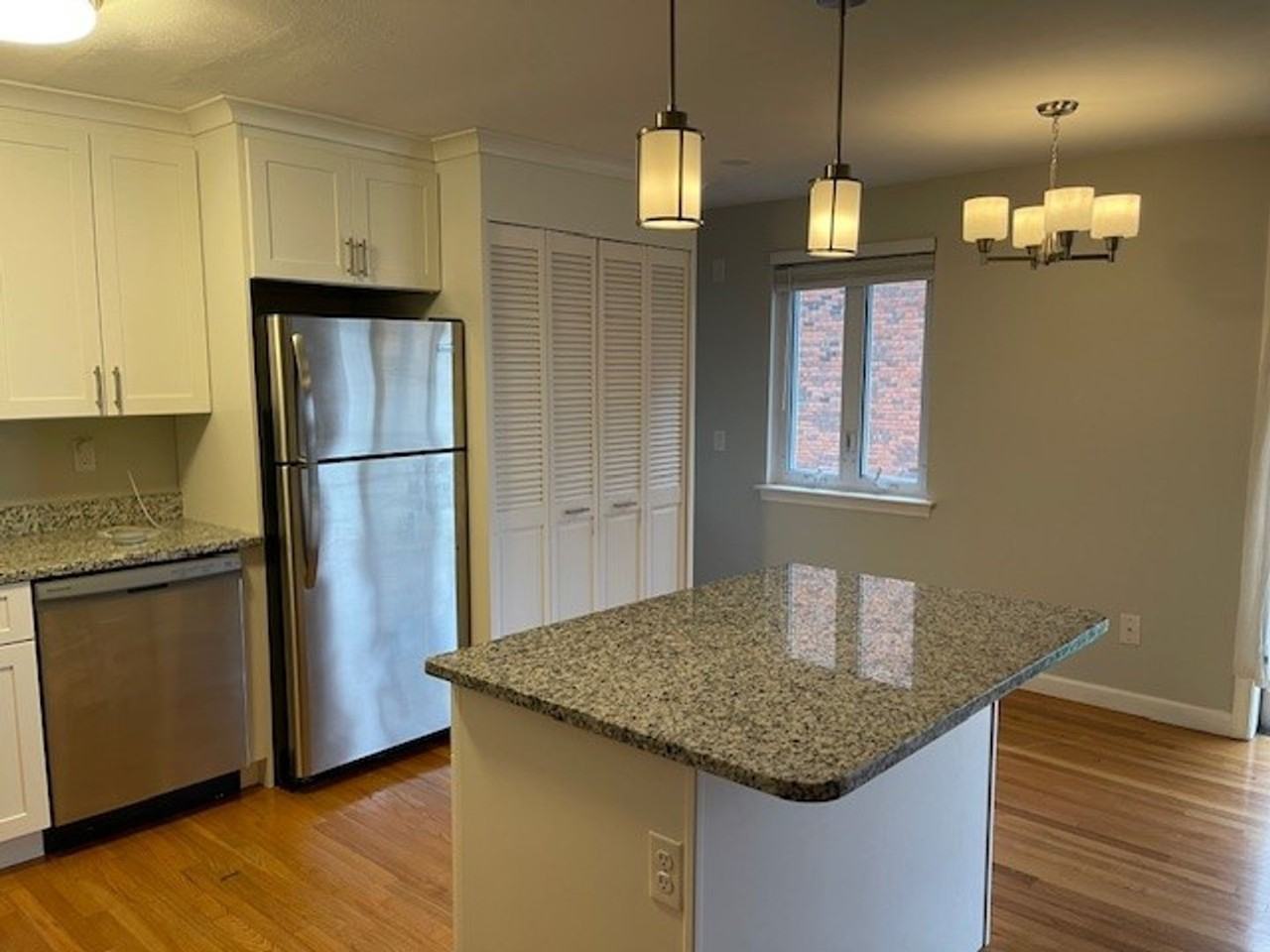 115 S Main St - Photo 4 of 26