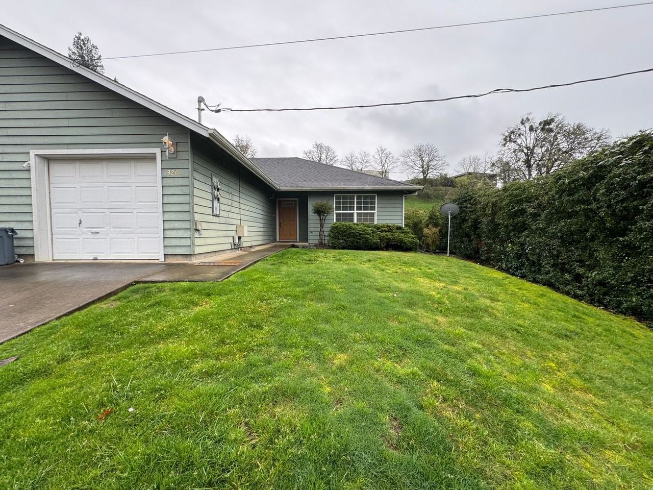 2 bedroom 2 bathroom Roseburg Duplex Apartments 3265 Ne Johnson St