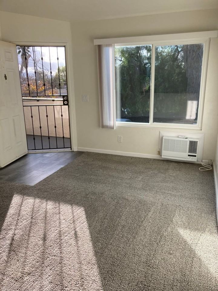 1219 Persimmon Ave #8 - Photo 5 of 9