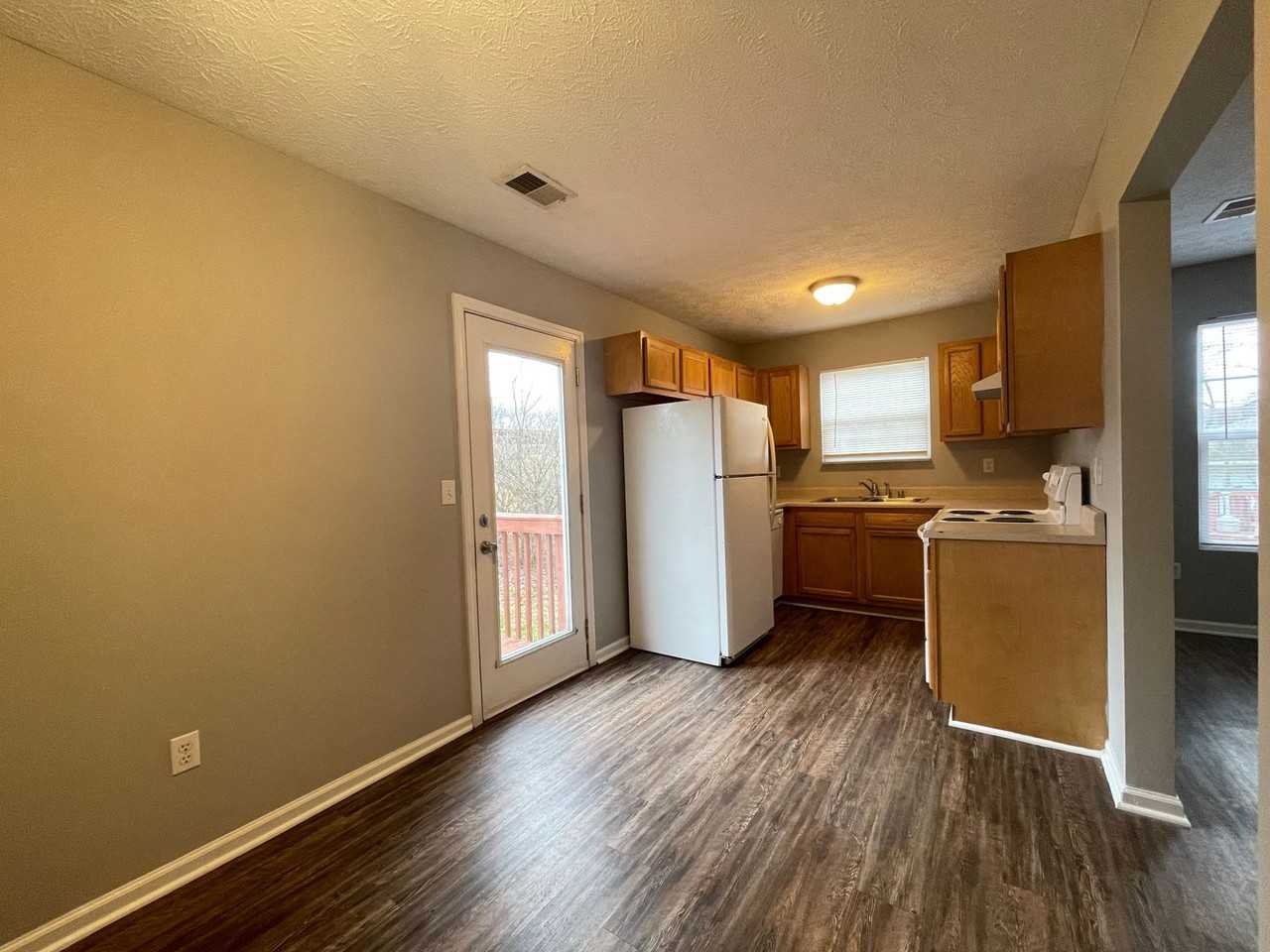 1407 Creekside/1409 Creekside - Photo 3 of 9