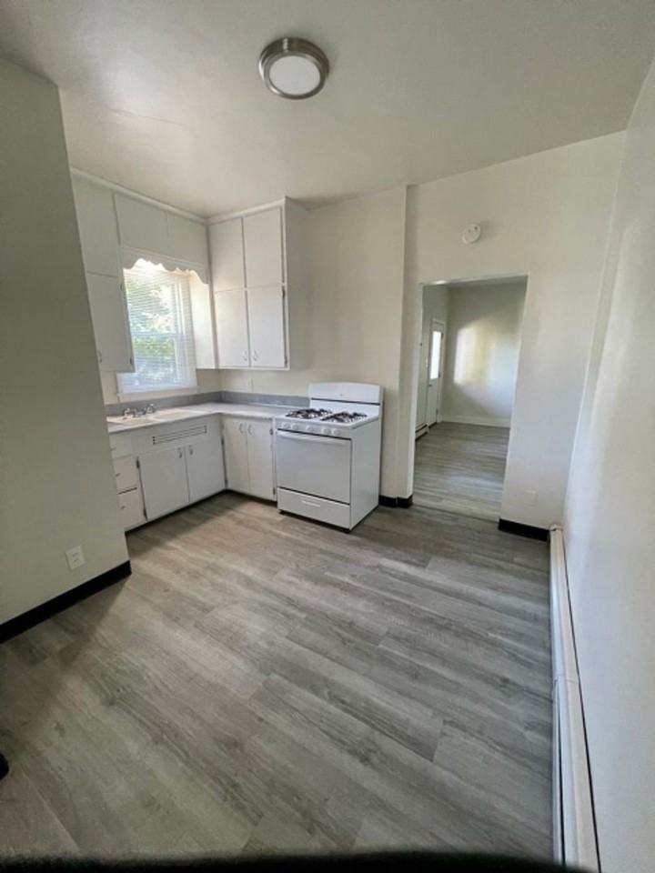 East Walnut Triplex - Photo 2 of 7