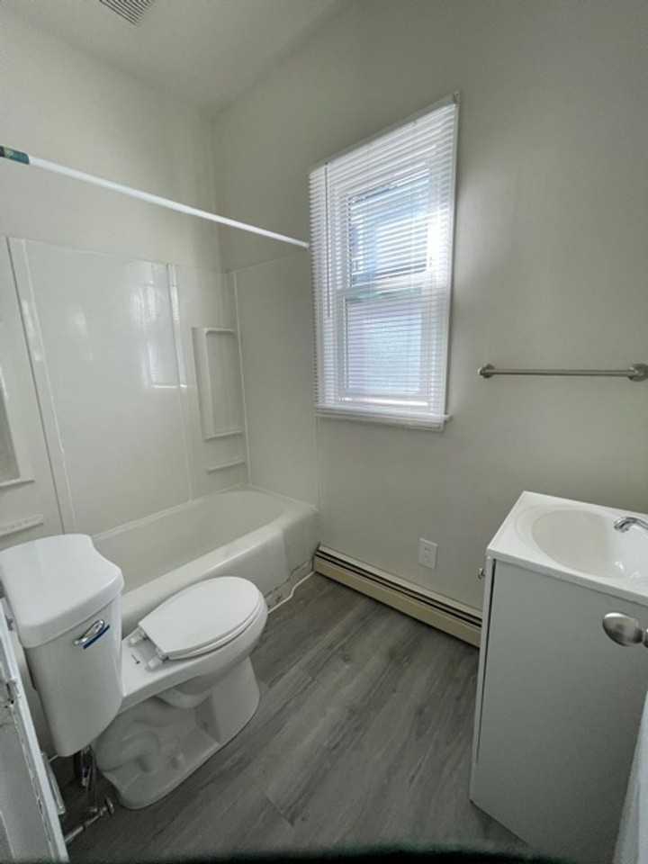 East Walnut Triplex - Photo 3 of 7