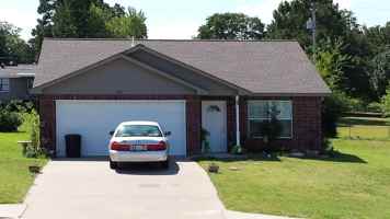 featured image of 701 W Avenue E St