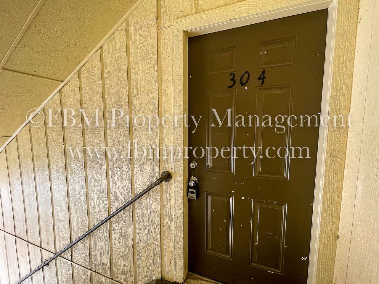 Willow Court Apartments - Photo 2 of 11