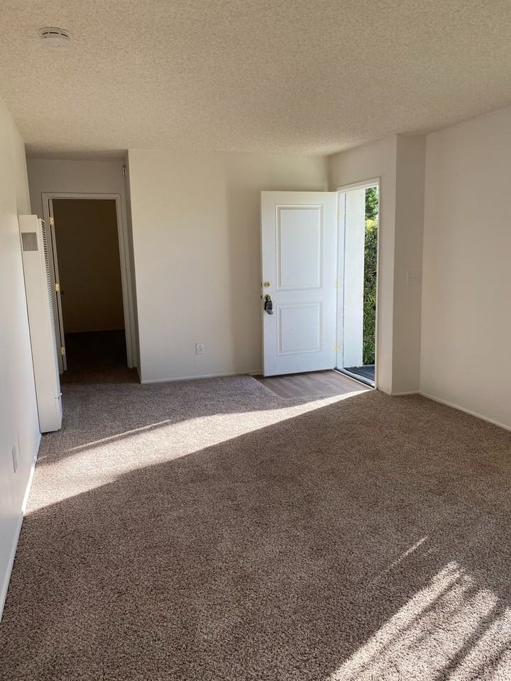 2525 Elden Ave Apartments in Eastside Costa Mesa, Costa Mesa, CA 92627