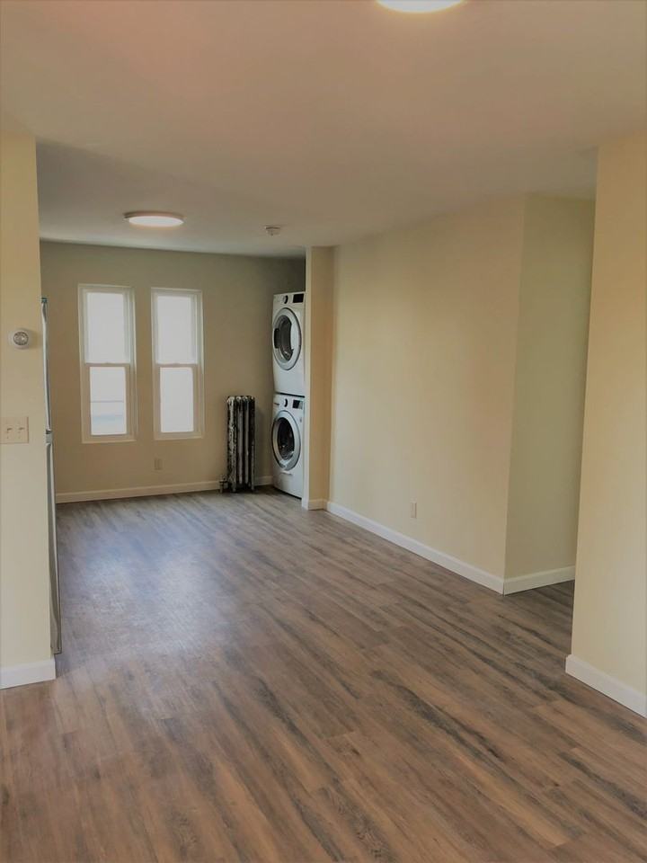598 Tyler Street - Photo 2 of 4