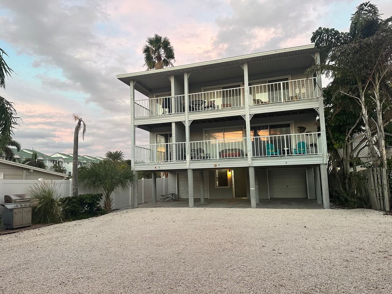 Endless Summer - Photo 4 of 19