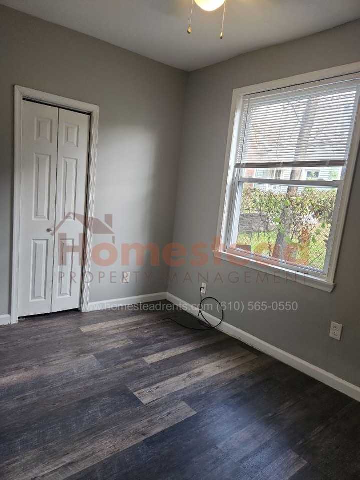 201 Greenway Ave - Photo 2 of 12