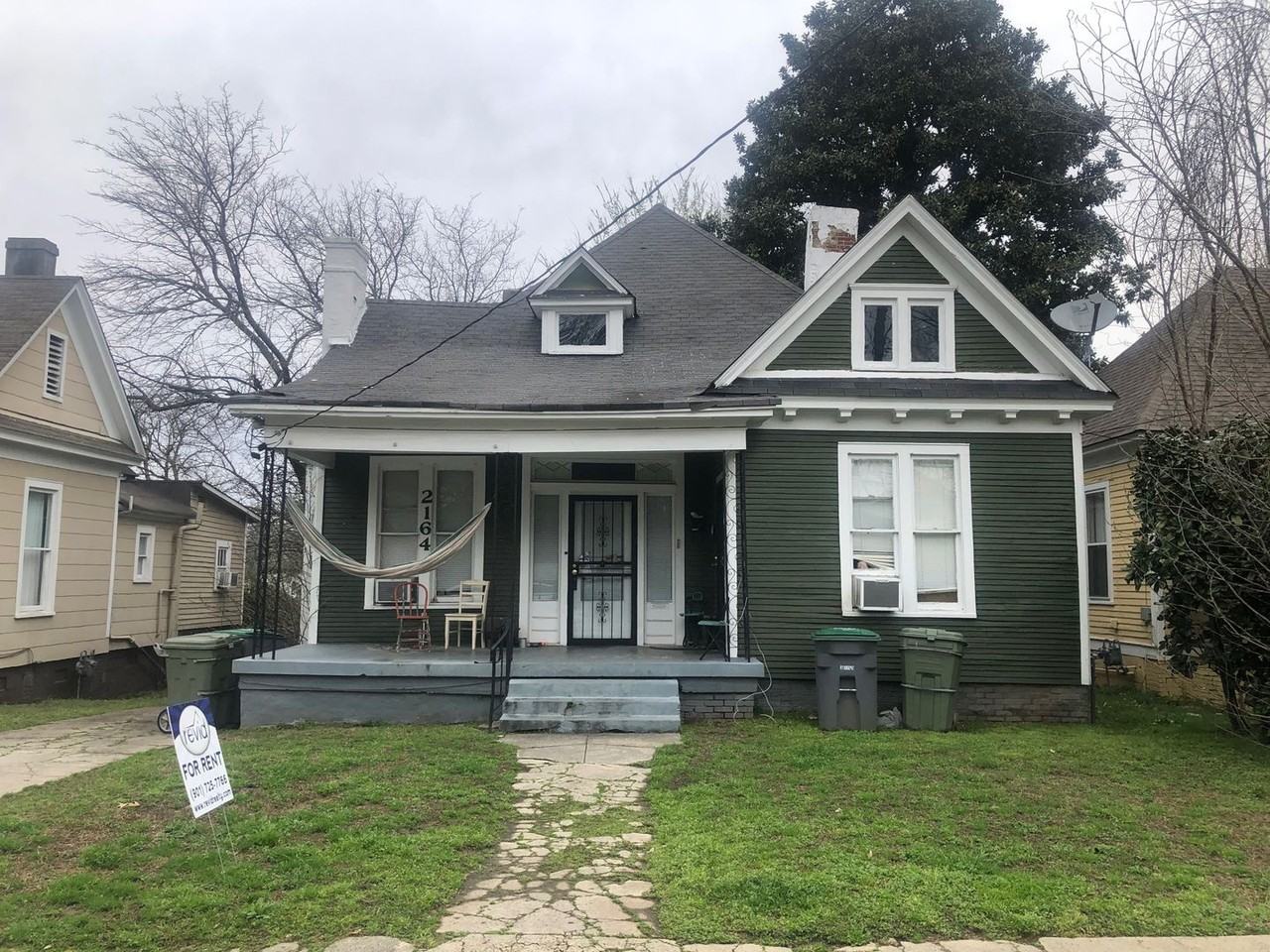 2164 Harbert Ave - Photo 4 of 17