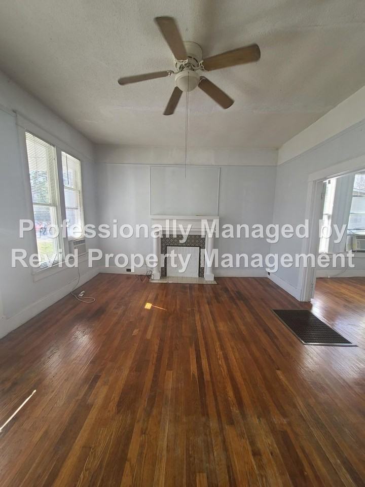 2164 Harbert Ave - Photo 5 of 17