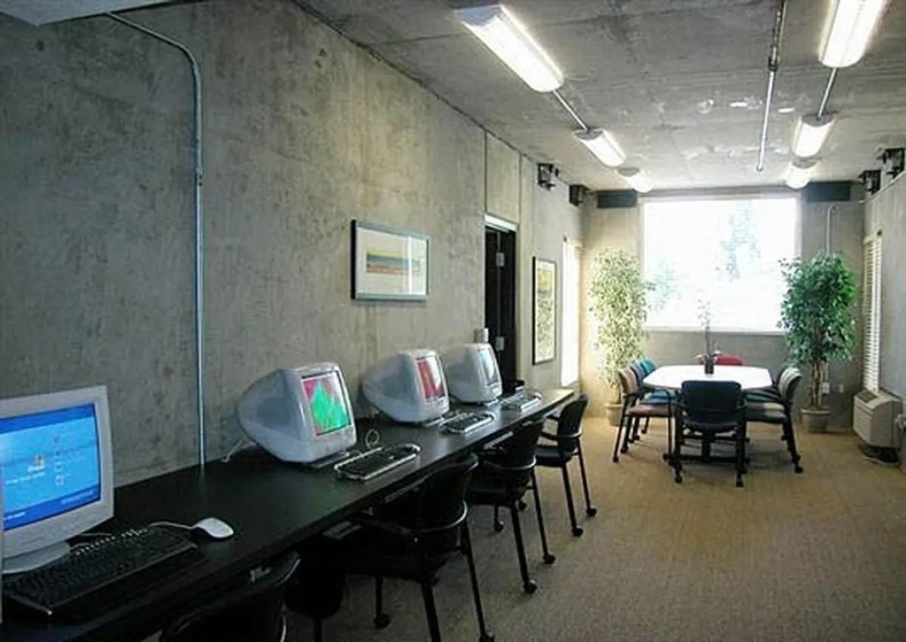 Lenzen Square Apartments - Photo 4 of 17