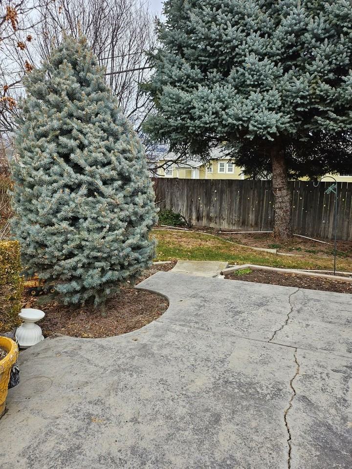 837 W 30 S - Photo 2 of 14