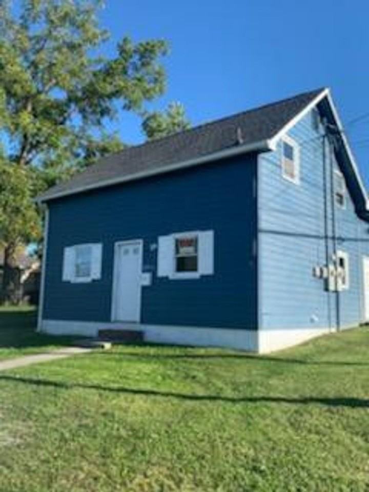 Lamont St 224 - Photo 2 of 30