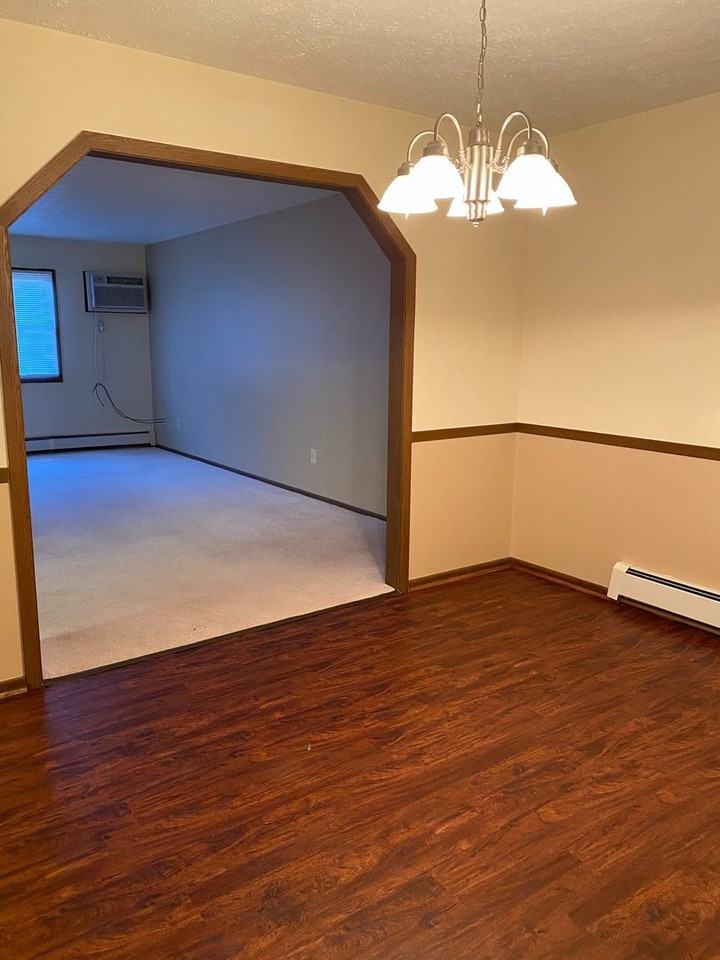 Willow Creek Apartments 1020 - Photo 3 of 9