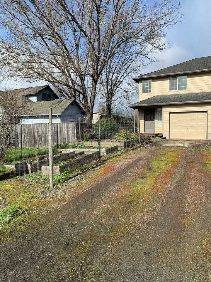 1215mo - Photo 2 of 27