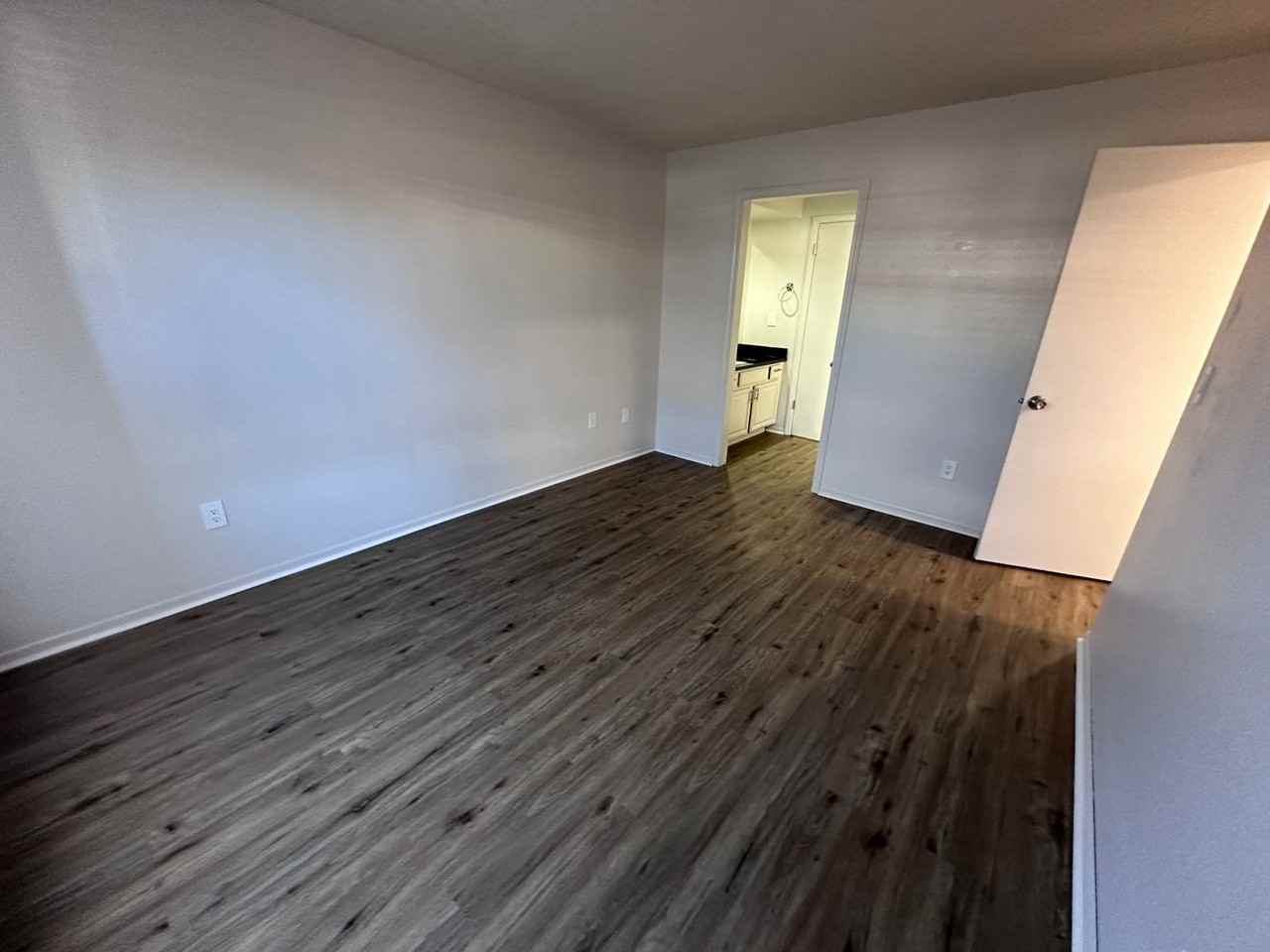 Riverside Chalet Apartments - Photo 3 of 13