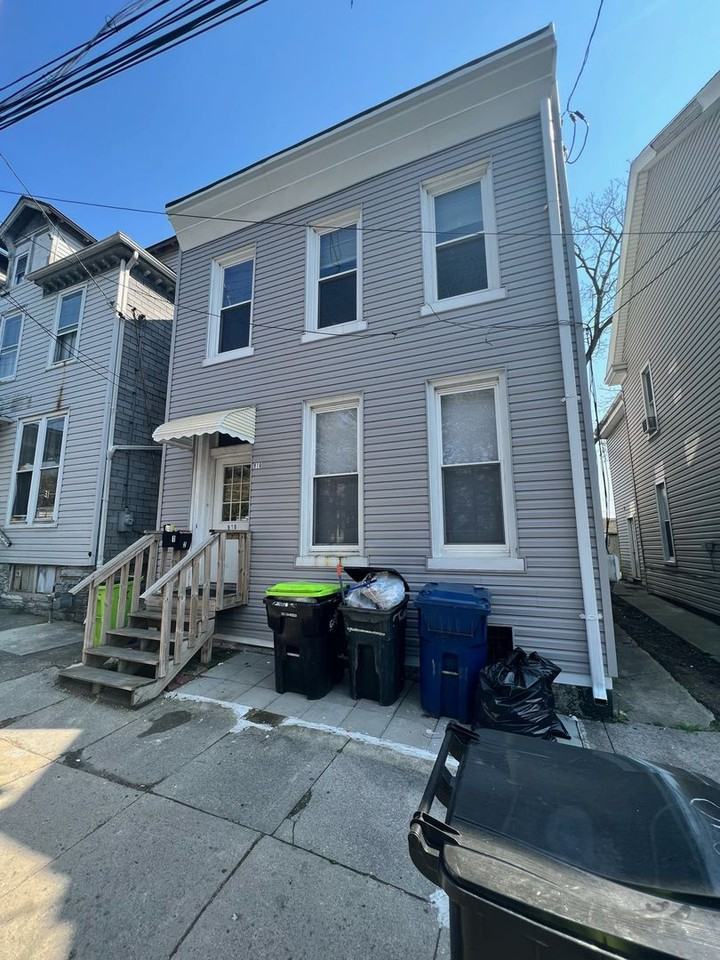 910 Walnut St. WS - Photo 2 of 10