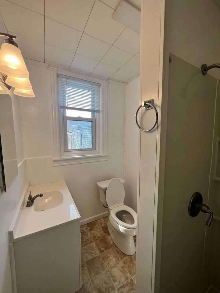 910 Walnut St. WS - Photo 3 of 10