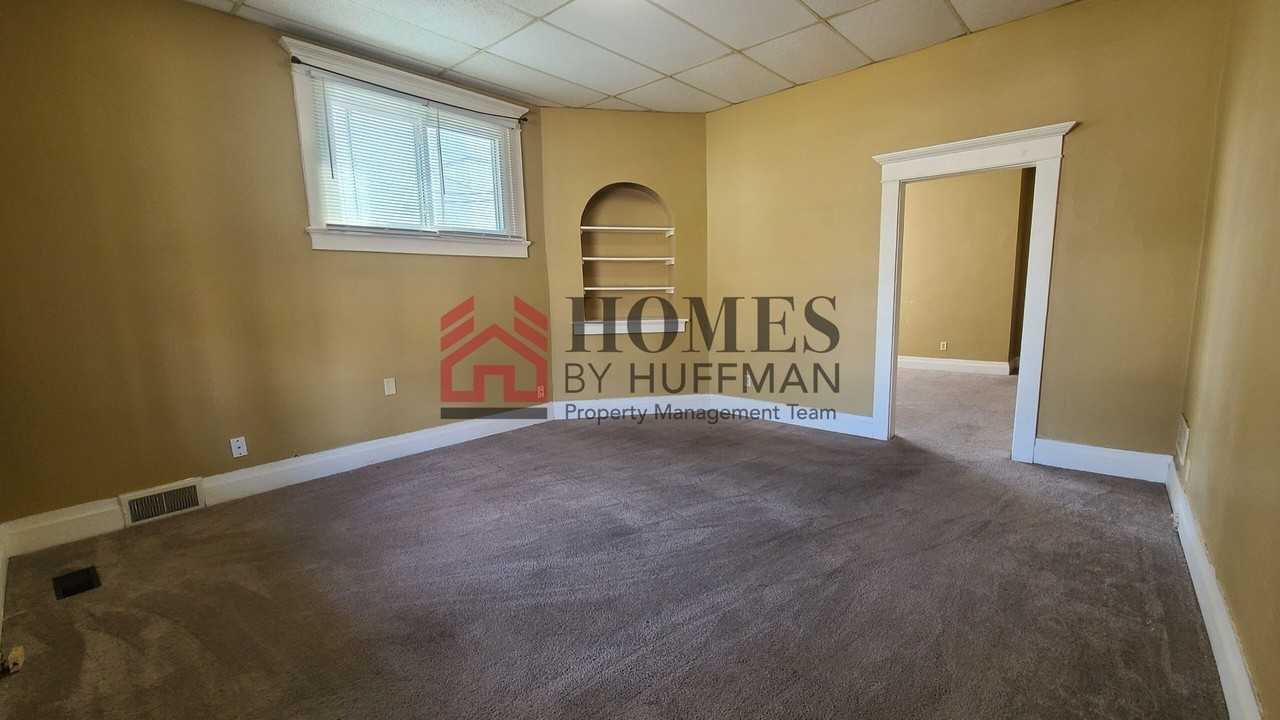 841 Washington Avenue - Photo 3 of 10