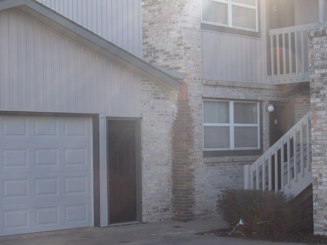 1717 E 24th Ave - Photo 3 of 12