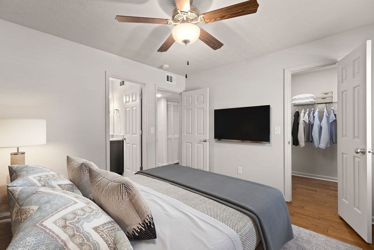 Foxburough Apartments - Photo 4 of 26