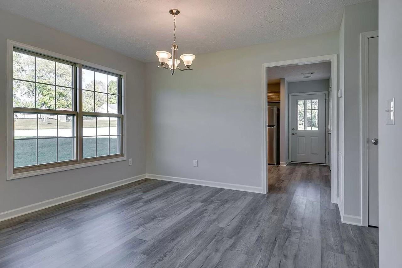 296 Hunt St - Photo 4 of 10