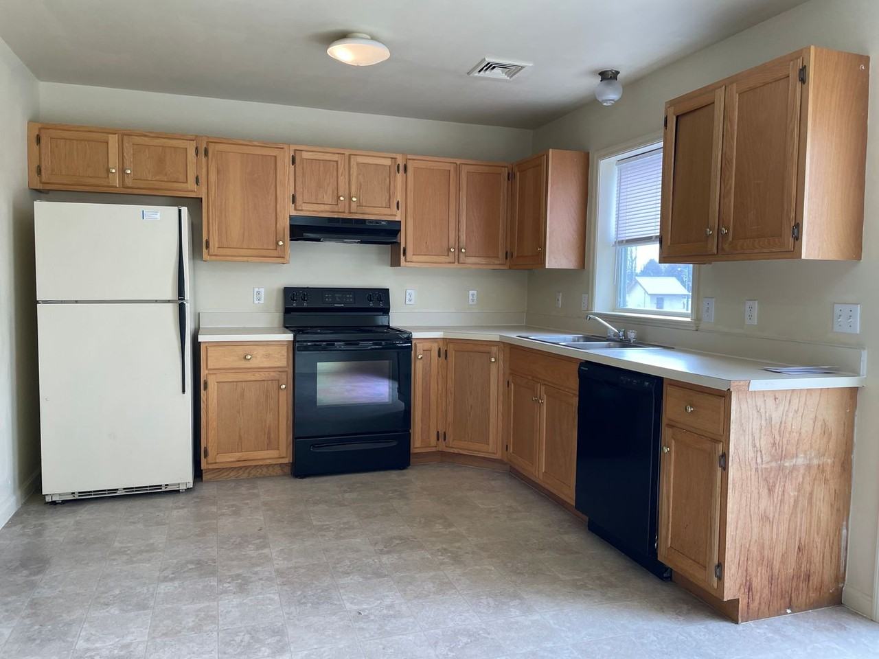 1832 S. Whisper Ln. Apartments 18 S Whisper Ln, New Holland, PA