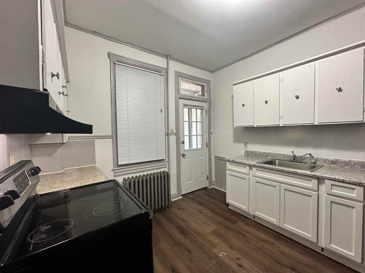 745 Monument St. - Photo 3 of 8