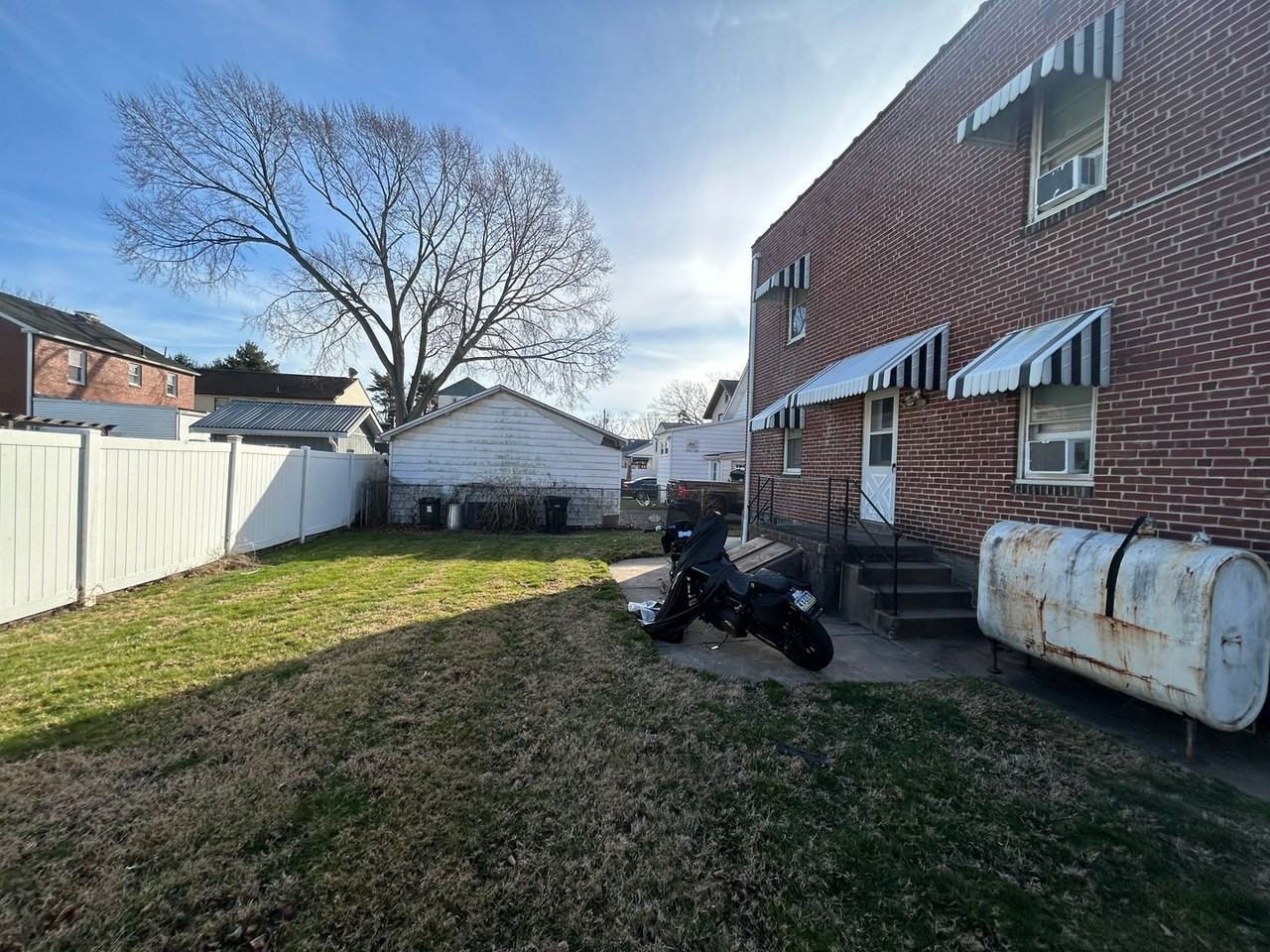 222 Taylor Ave - Photo 2 of 14