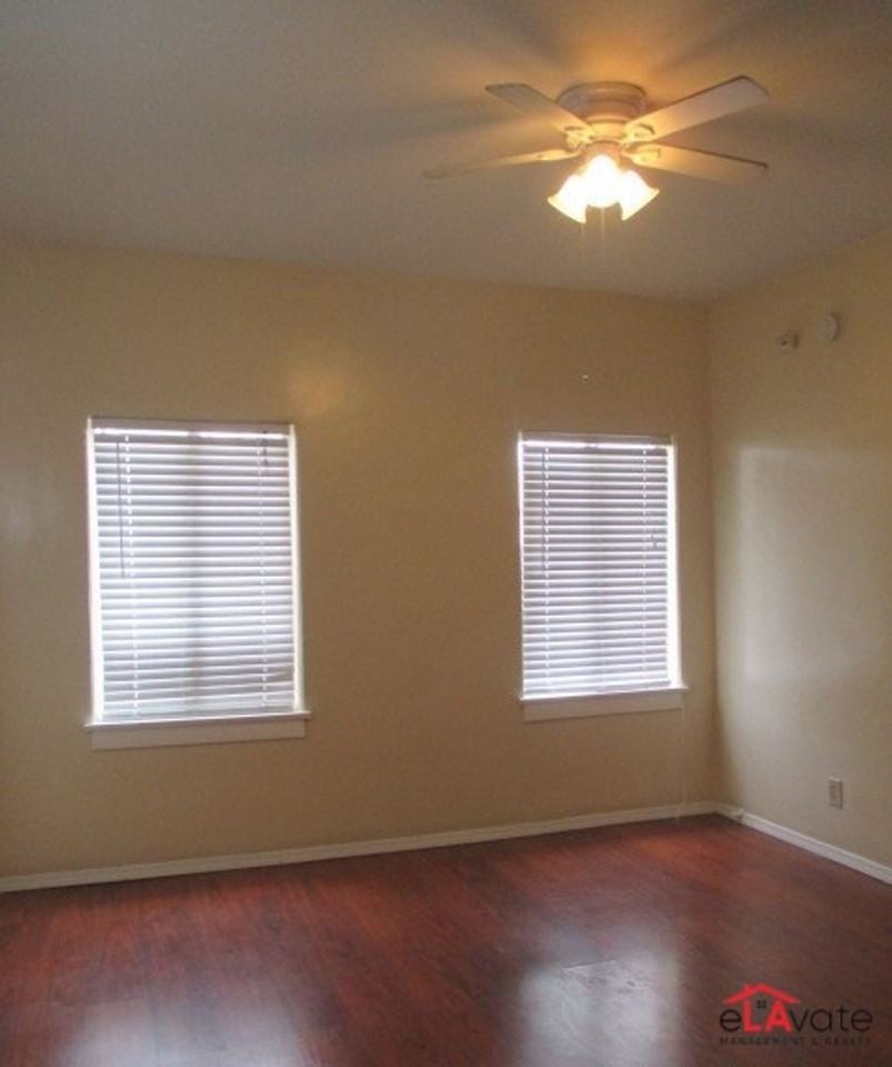 10520 Balboa Blvd. - Photo 3 of 17