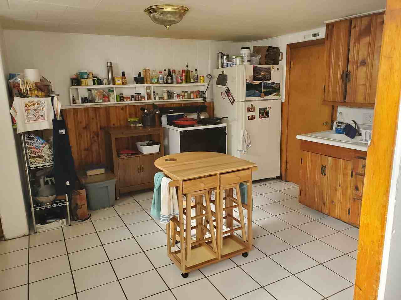 305 SCOTT AVE - Photo 3 of 28