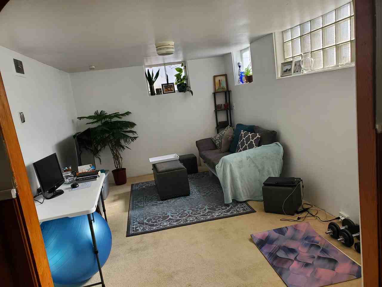 305 SCOTT AVE - Photo 5 of 28