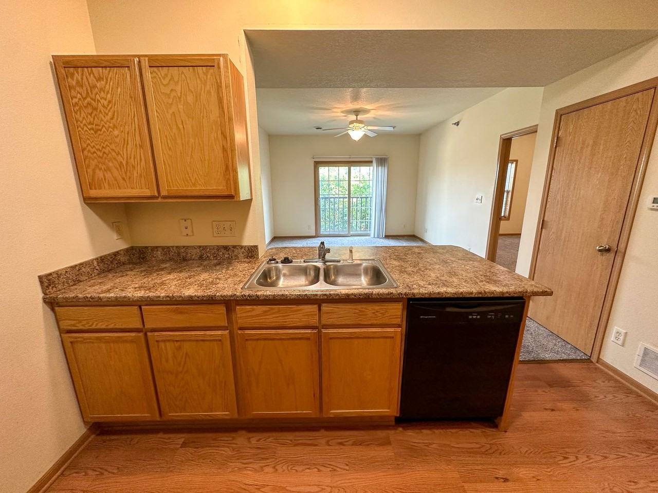 205 Beach Ave - Photo 6 of 50