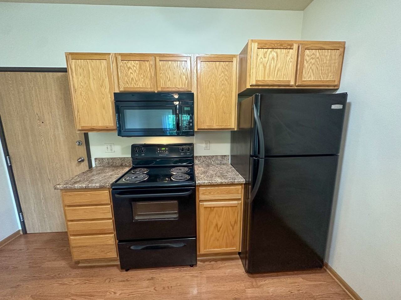 205 Beach Ave - Photo 7 of 50