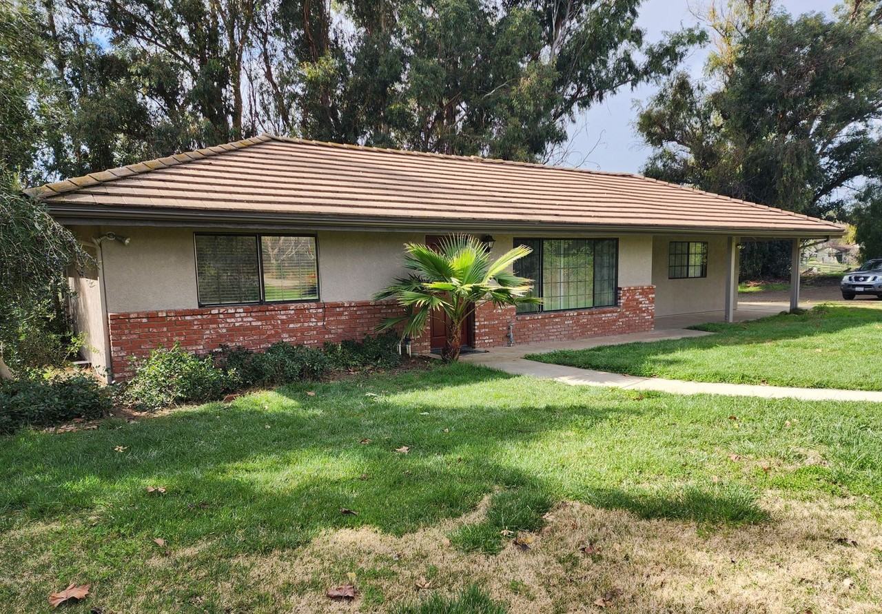 B50100 - Photo 2 of 15