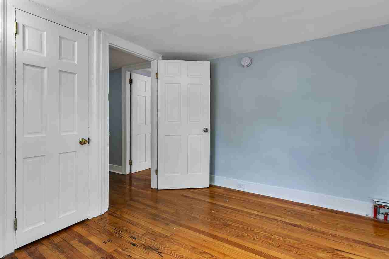 401 Crown Street - Photo 6 of 25