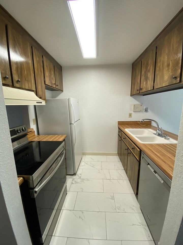 1930 Manor Place - Photo 3 of 12