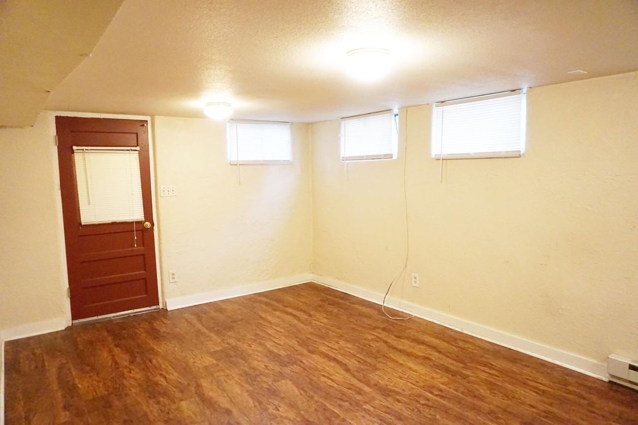 642 South Meldrum Street - Photo 3 of 12