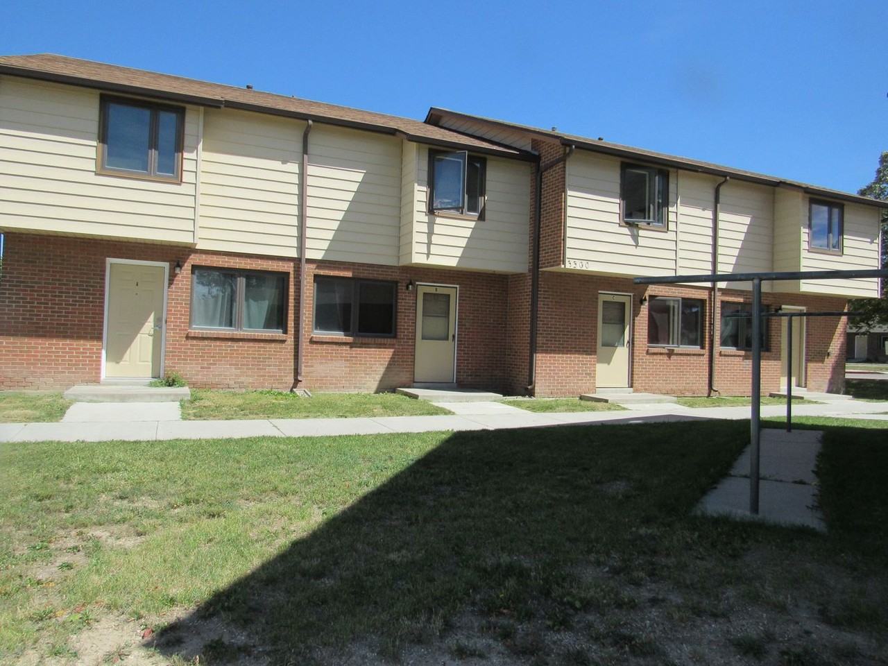 Provence Court Townhouses - Photo 2 of 7