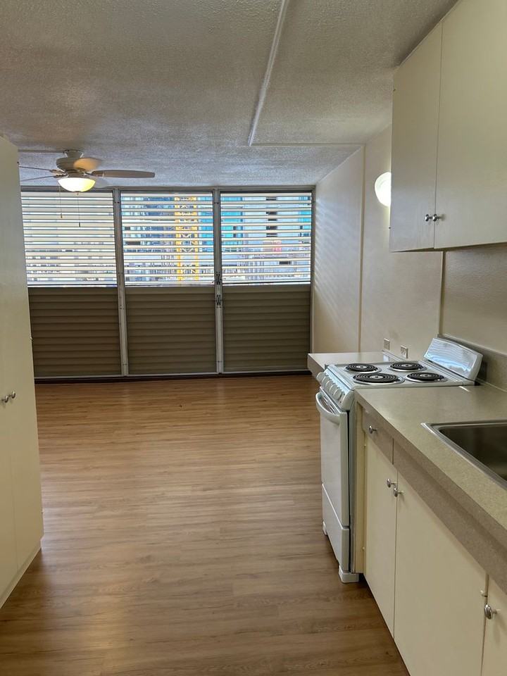 4560 - Liona Apartments - Photo 2 of 15