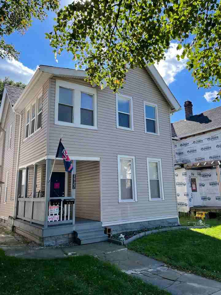 fs1927 Holmden Ave. - Photo 3 of 10