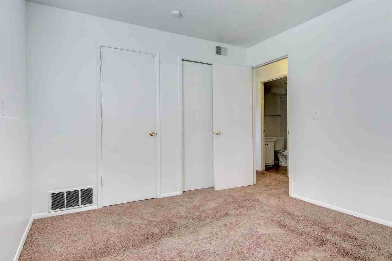 Lakewood Terrace - Photo 6 of 11