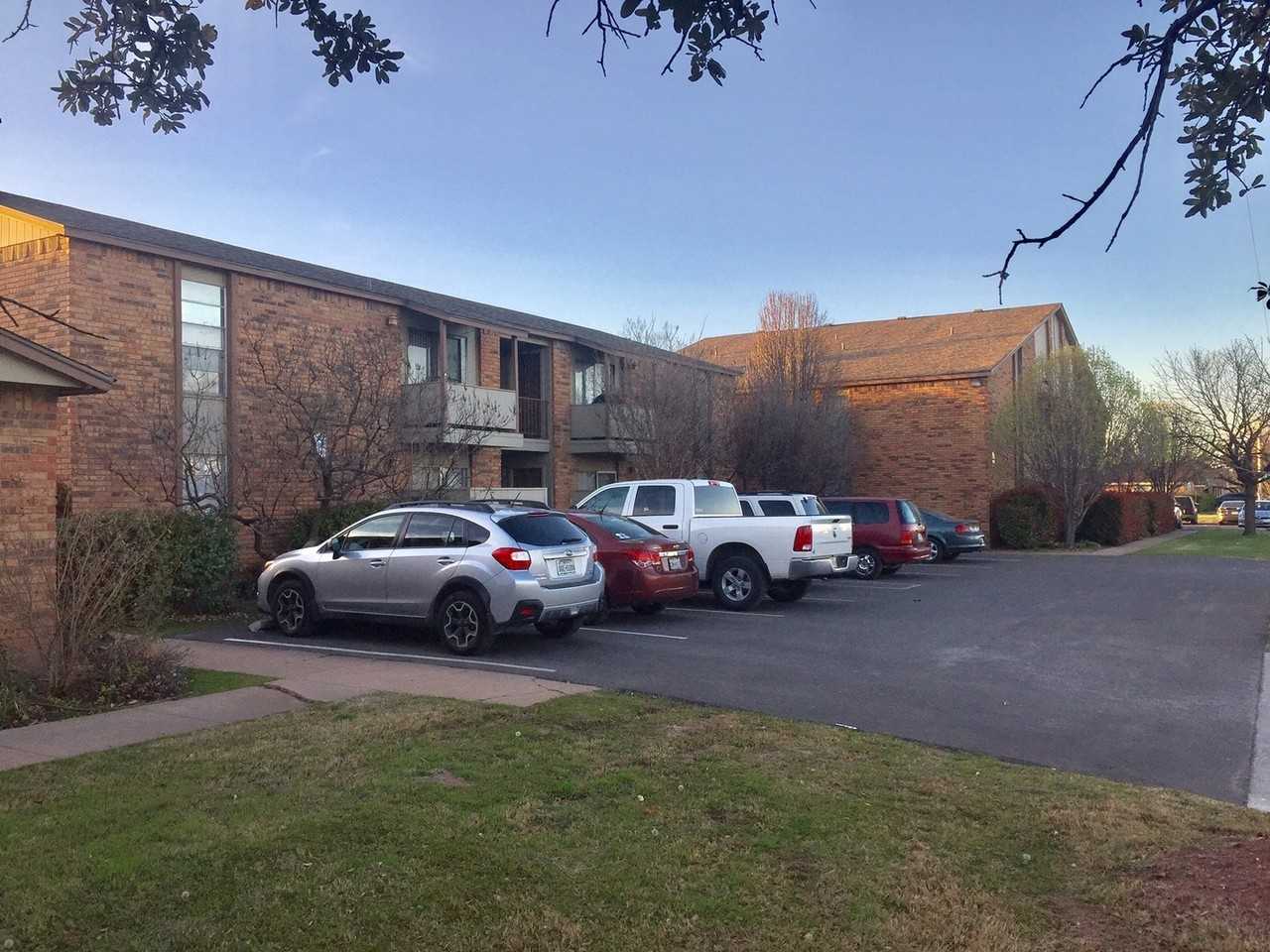 750 N Judge Ely Blvd - Photo 5 of 12