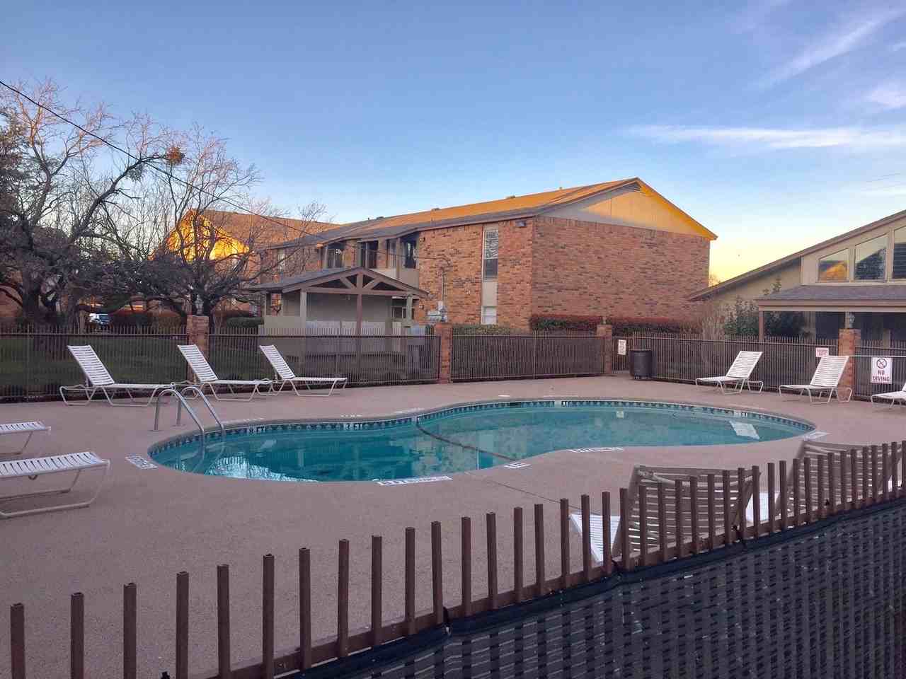 750 N Judge Ely Blvd - Photo 7 of 12