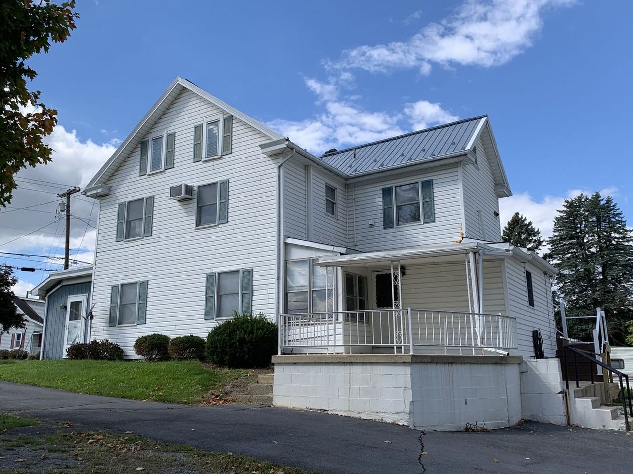 491 Falling Spring Rd - Photo 2 of 33