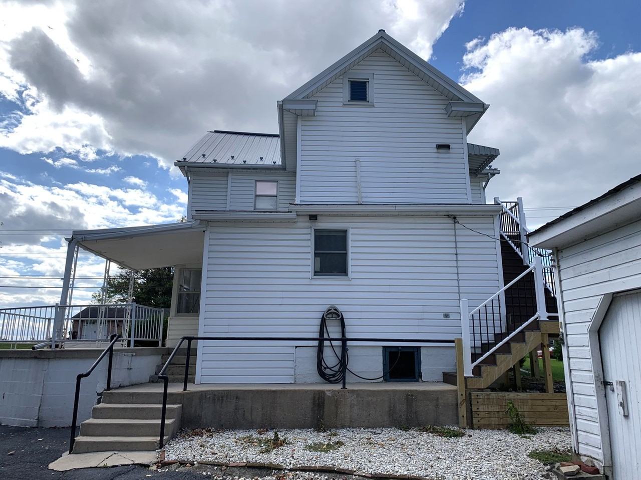 491 Falling Spring Rd - Photo 3 of 33